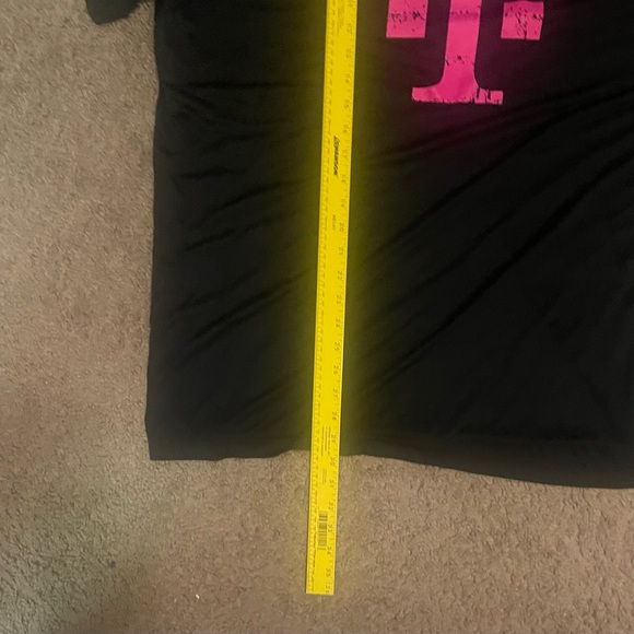 T Mobile Mens Employee T-Shirt Size XL Black Pink Graphic Print Logo Worker - Picture 4 of 5